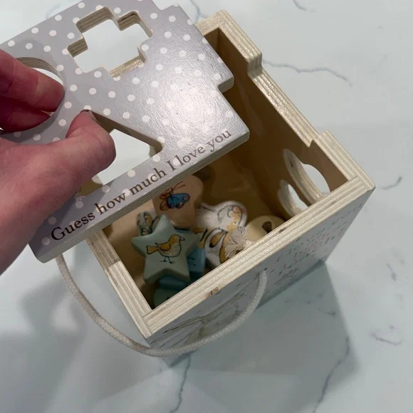 Kids Preferred Guess How Much I Love You Wooden Shape Sorter with Rope Handle - Picture 8 of 12